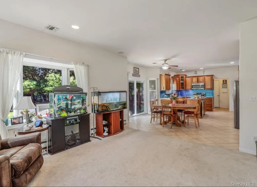 4 Pheasant Court Riverhead, NY 11901