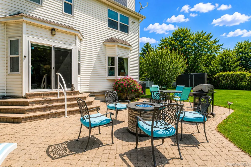 4 Pheasant Court Riverhead, NY 11901