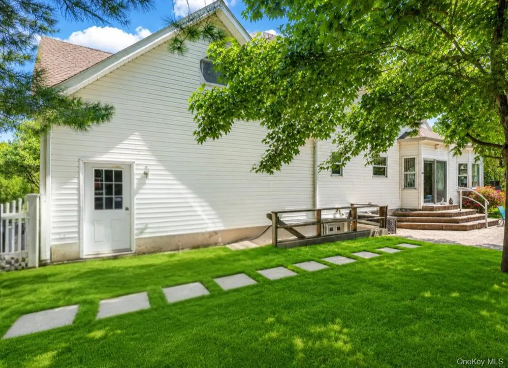 4 Pheasant Court Riverhead, NY 11901