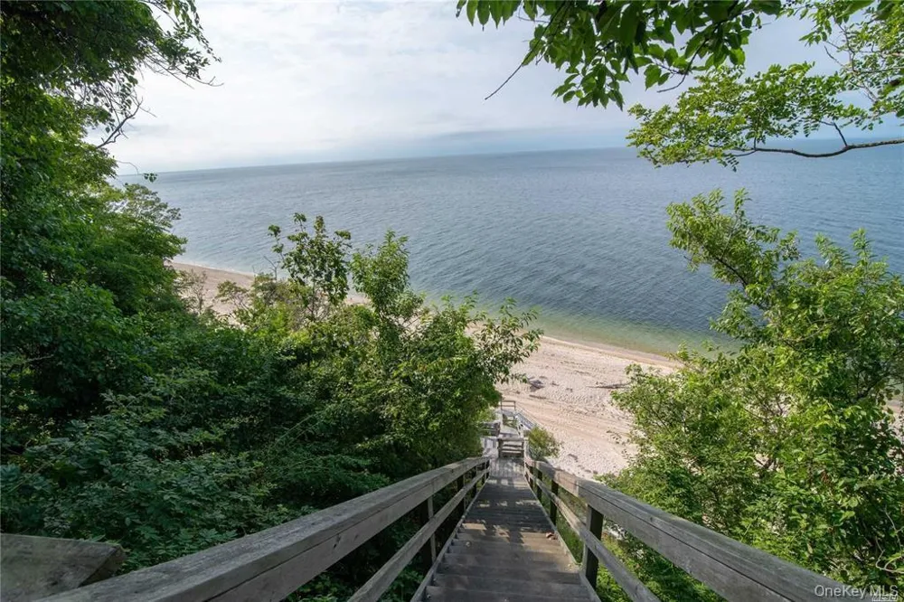 4 Pheasant Court Riverhead, NY 11901