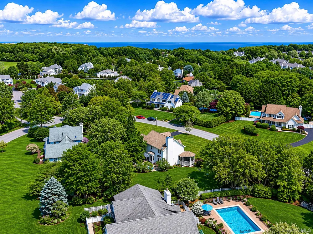 4 Pheasant Court Riverhead, NY 11901
