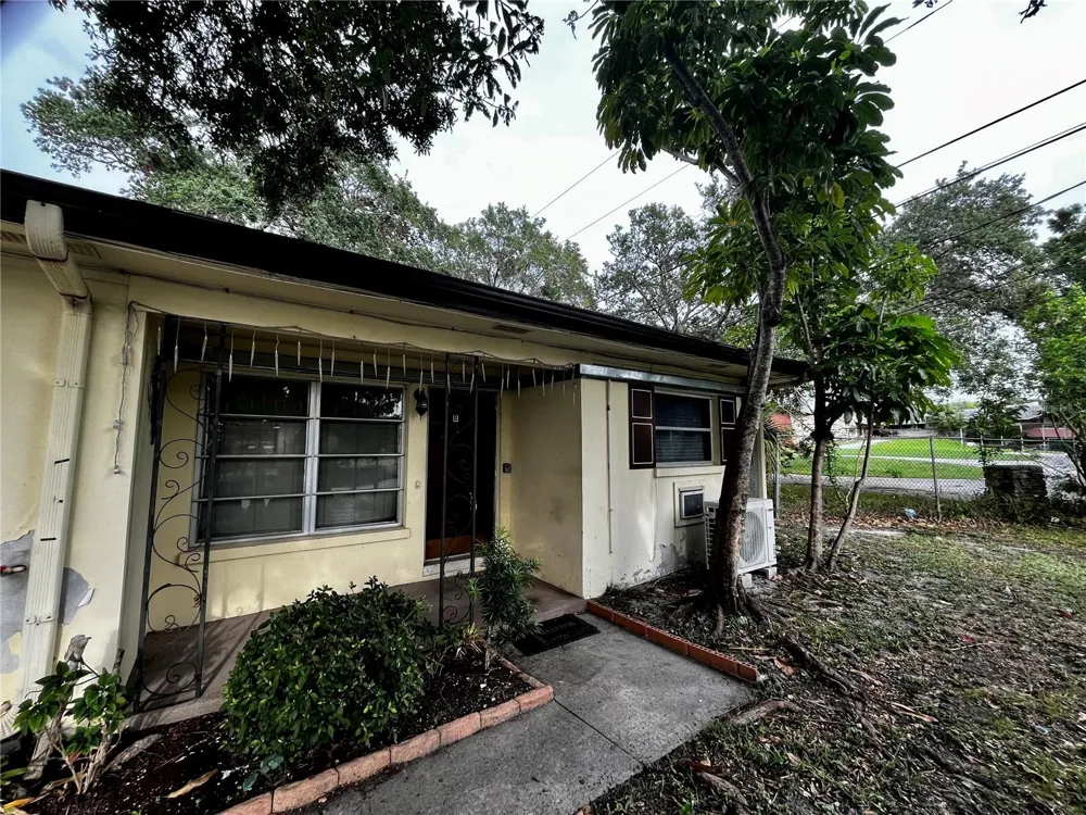 1411 KENNYWOOD DRIVE #Apt B Largo, FL 33770