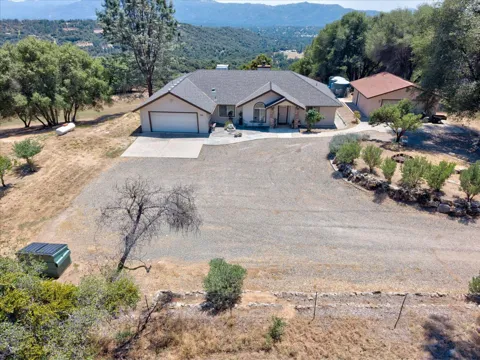 45200 Songbird Ln
