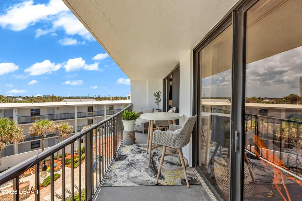 2425 S Atlantic Avenue #406 Daytona Beach Shores, FL 32118