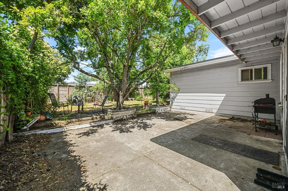 613 Ashbury Avenue Santa Rosa, CA 95404