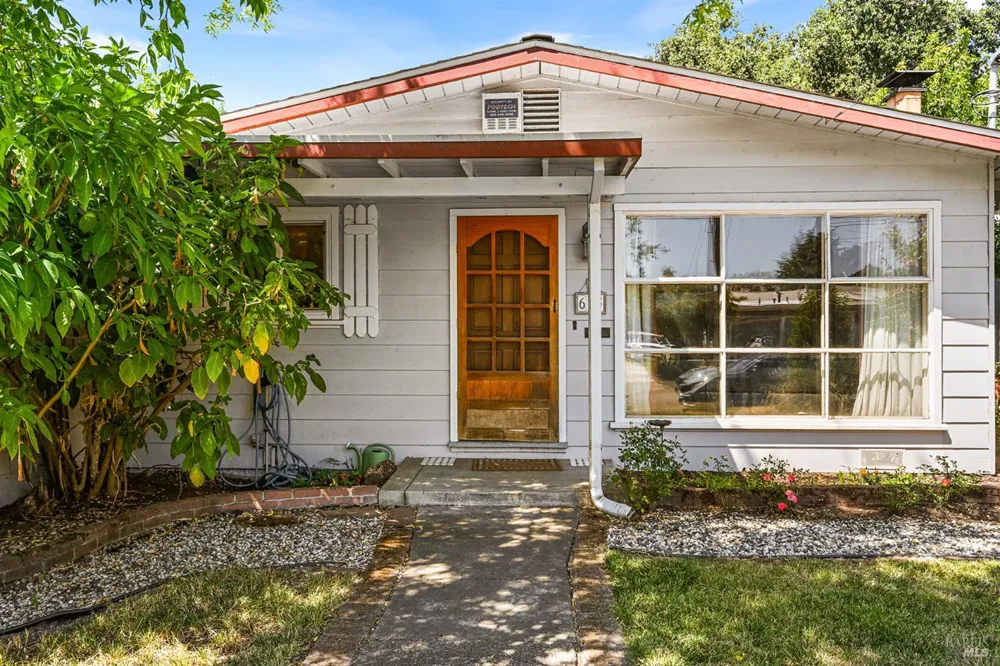 613 Ashbury Avenue Santa Rosa, CA 95404