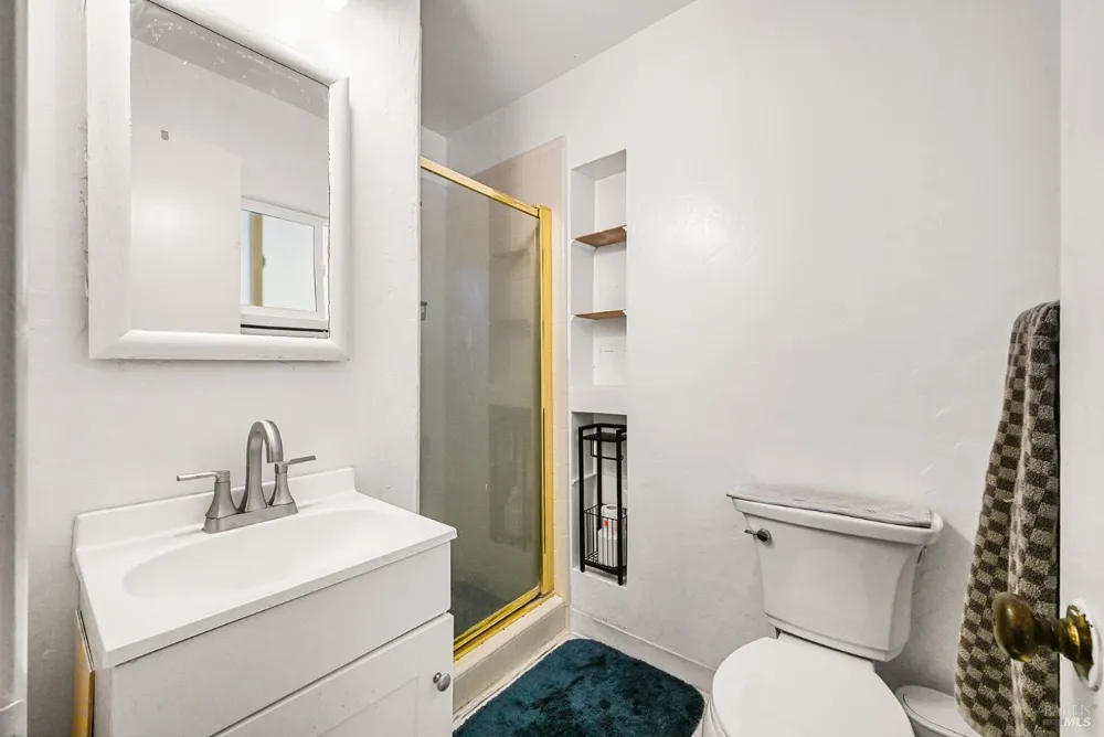 613 Ashbury Avenue Santa Rosa, CA 95404