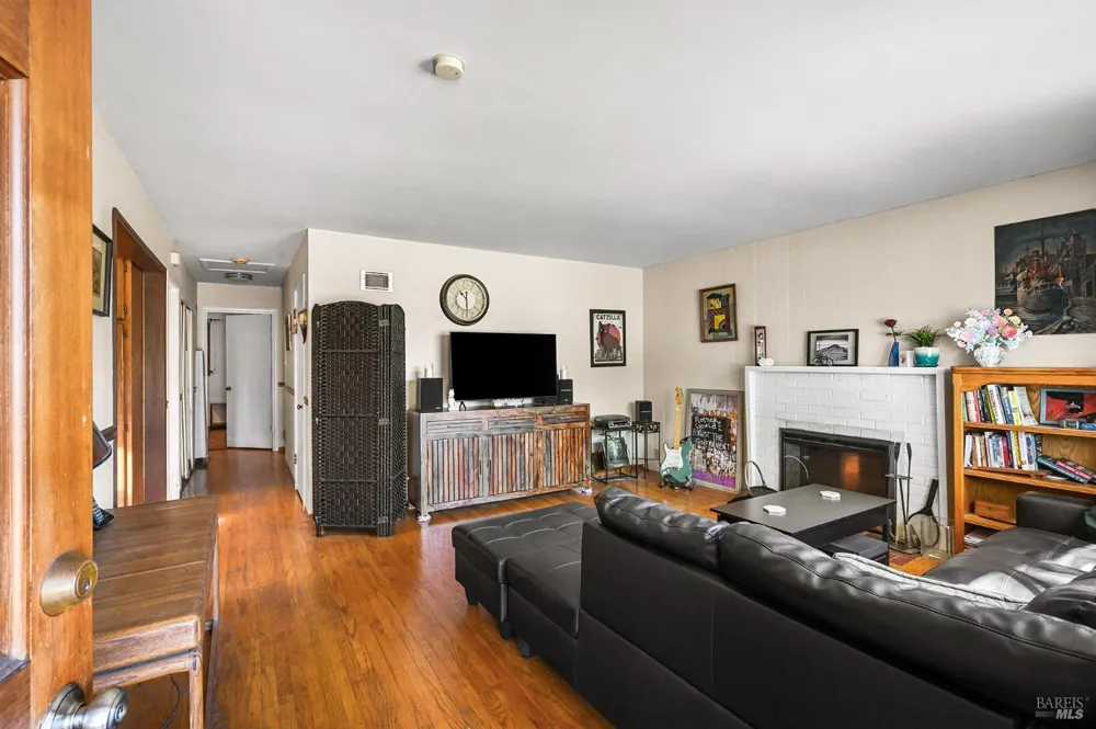 613 Ashbury Avenue Santa Rosa, CA 95404