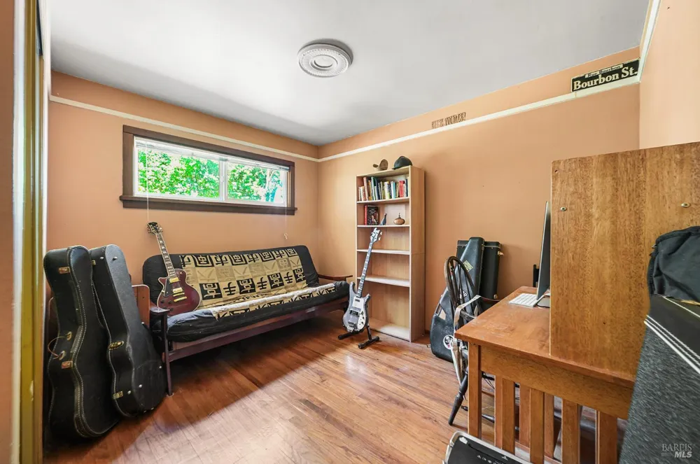 613 Ashbury Avenue Santa Rosa, CA 95404