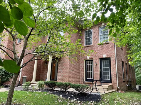 251 S VILLAGE WAY #21
