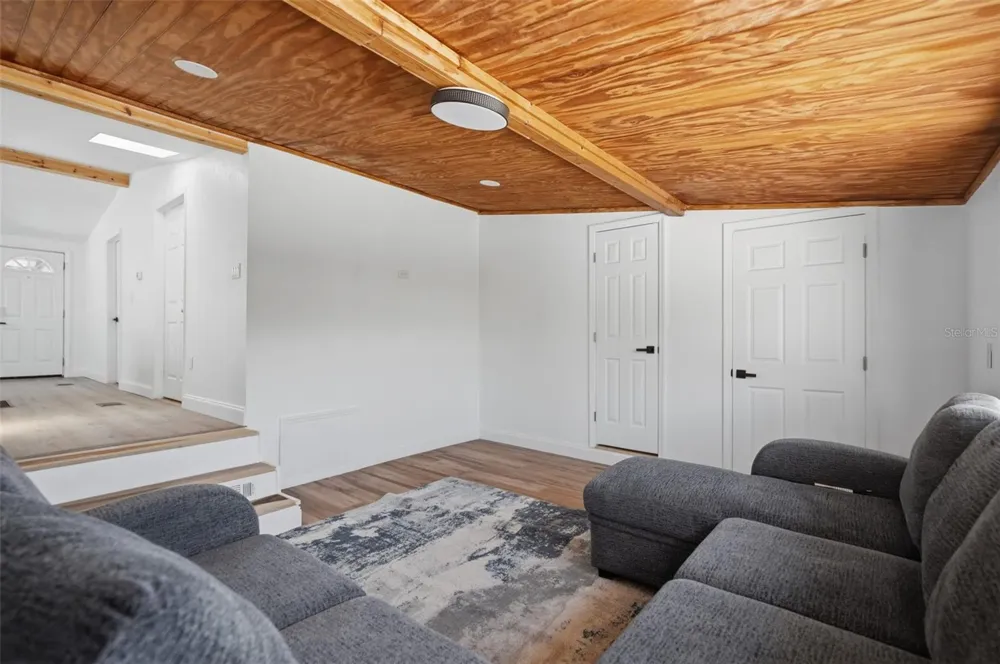 7037 MCCRAY DRIVE Hudson, FL 34667
