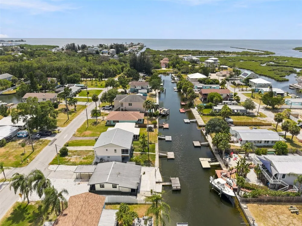 7037 MCCRAY DRIVE Hudson, FL 34667