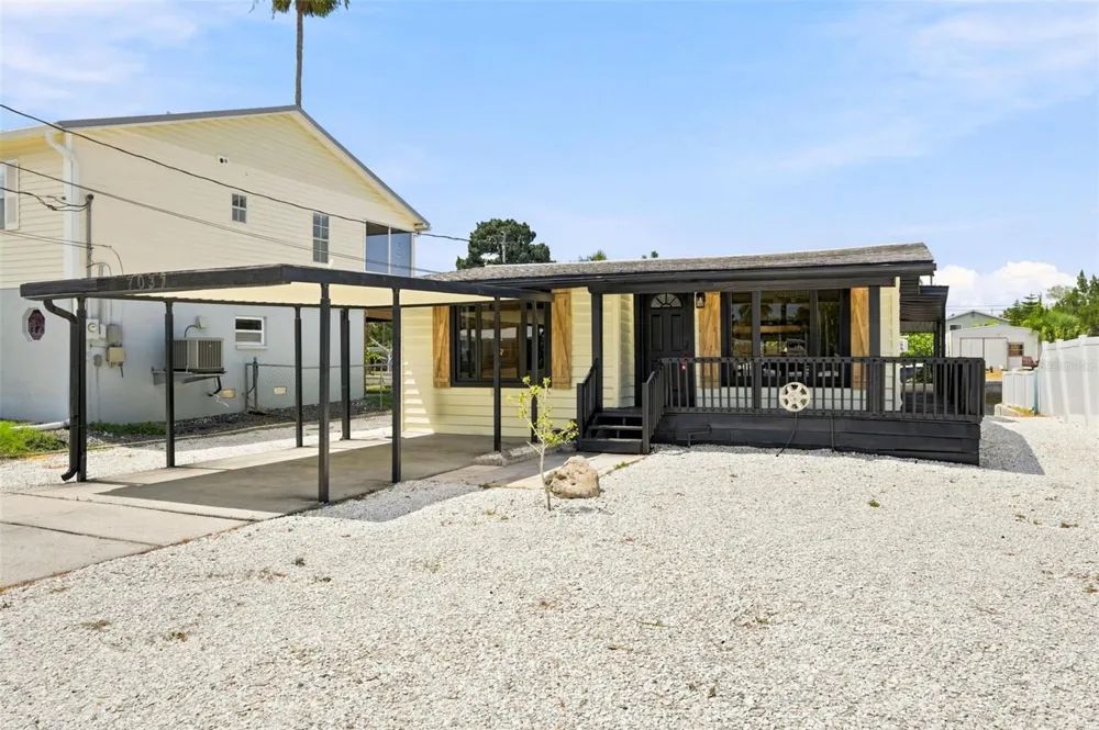 7037 MCCRAY DRIVE Hudson, FL 34667