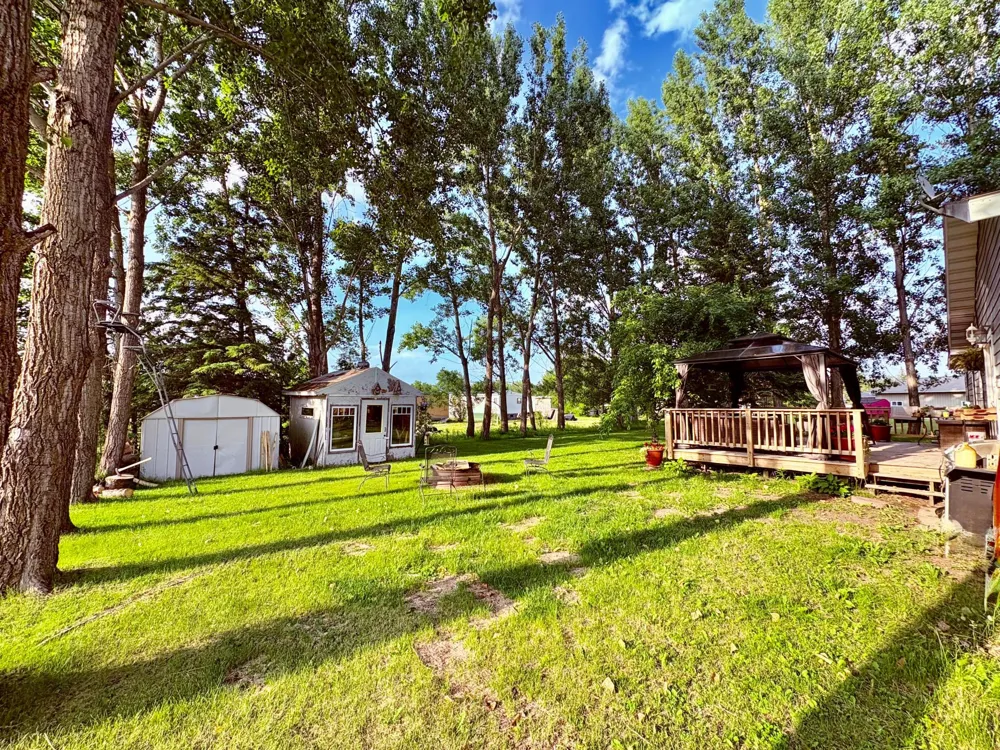 305 Lincoln Court SW Warroad, MN 56763
