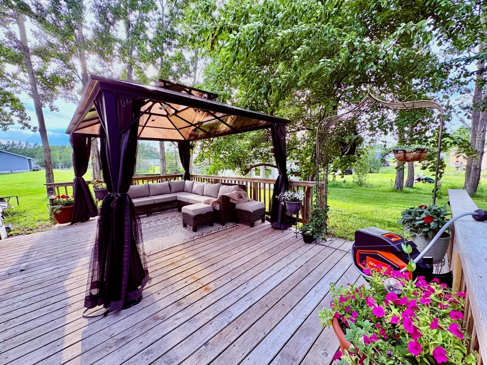 305 Lincoln Court SW Warroad, MN 56763