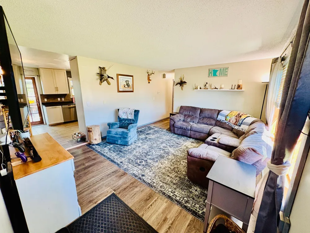 305 Lincoln Court SW Warroad, MN 56763