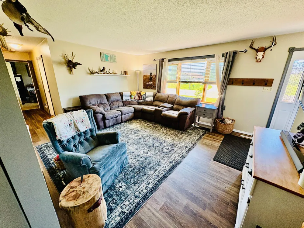 305 Lincoln Court SW Warroad, MN 56763