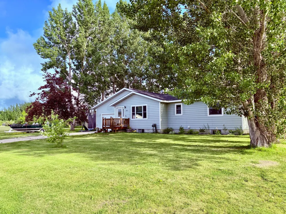 305 Lincoln Court SW Warroad, MN 56763