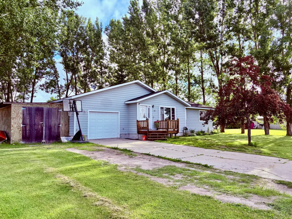 305 Lincoln Court SW Warroad, MN 56763