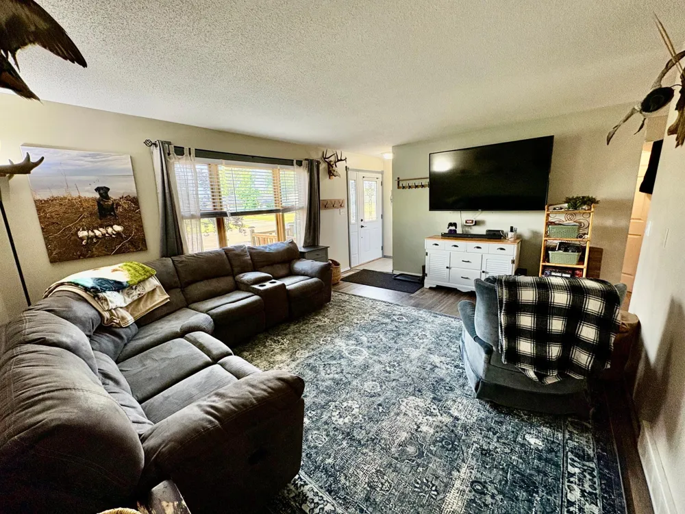 305 Lincoln Court SW Warroad, MN 56763