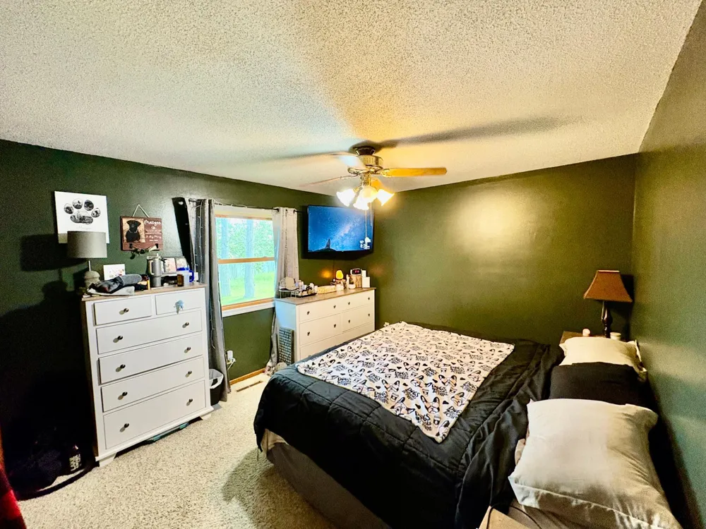 305 Lincoln Court SW Warroad, MN 56763