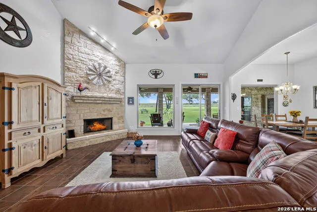 351 ROSEWOOD DR La Vernia, TX 78121
