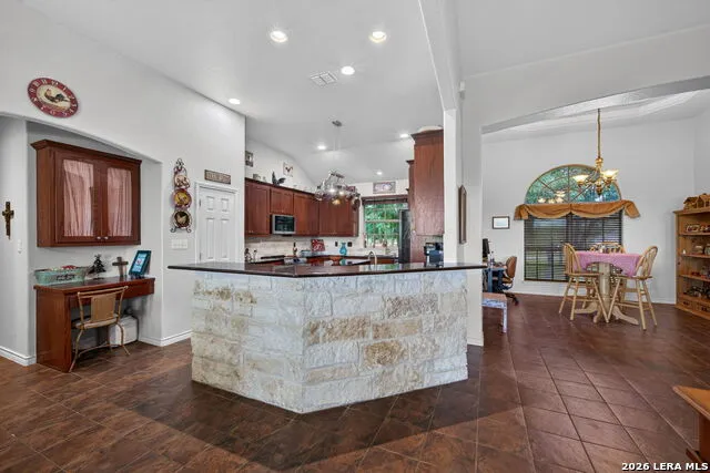 351 ROSEWOOD DR La Vernia, TX 78121