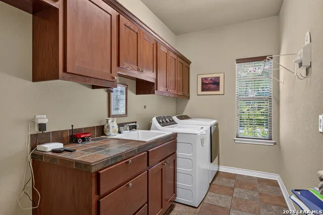 351 ROSEWOOD DR La Vernia, TX 78121