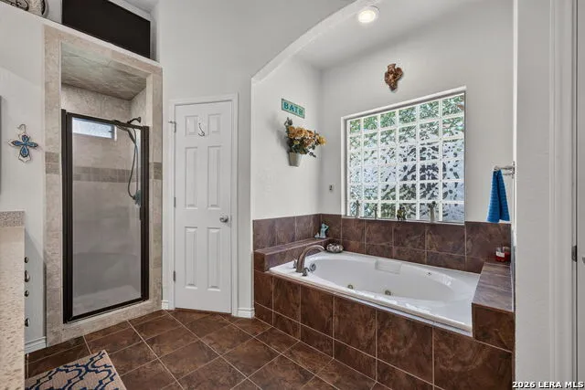351 ROSEWOOD DR La Vernia, TX 78121