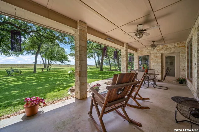 351 ROSEWOOD DR La Vernia, TX 78121