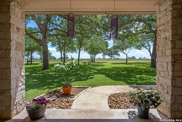 351 ROSEWOOD DR La Vernia, TX 78121