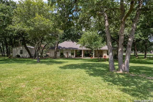 351 ROSEWOOD DR La Vernia, TX 78121