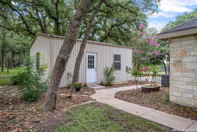 351 ROSEWOOD DR La Vernia, TX 78121