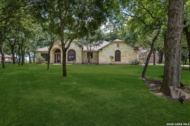 351 ROSEWOOD DR La Vernia, TX 78121
