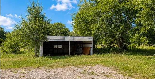 125 W Crawford Street Mingus, TX 76463