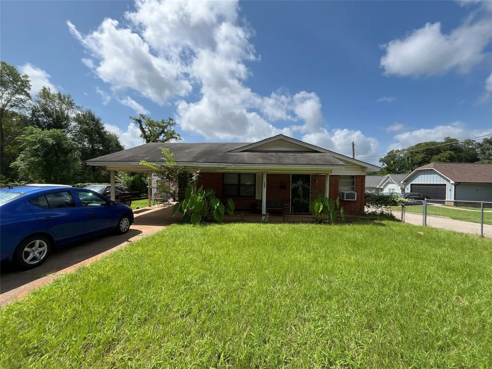 908 Birch Street Palestine, TX 75801