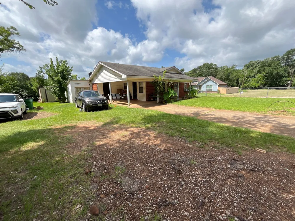 908 Birch Street Palestine, TX 75801