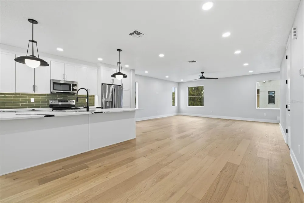 4208 W CARMEN STREET #D Tampa, FL 33609