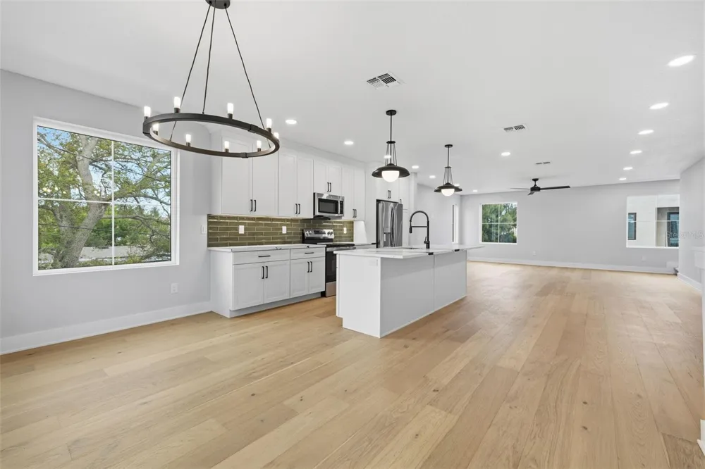4208 W CARMEN STREET #D Tampa, FL 33609