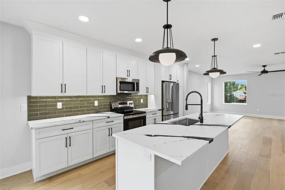 4208 W CARMEN STREET #D Tampa, FL 33609