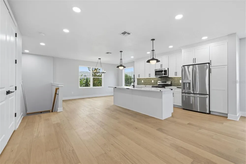 4208 W CARMEN STREET #D Tampa, FL 33609