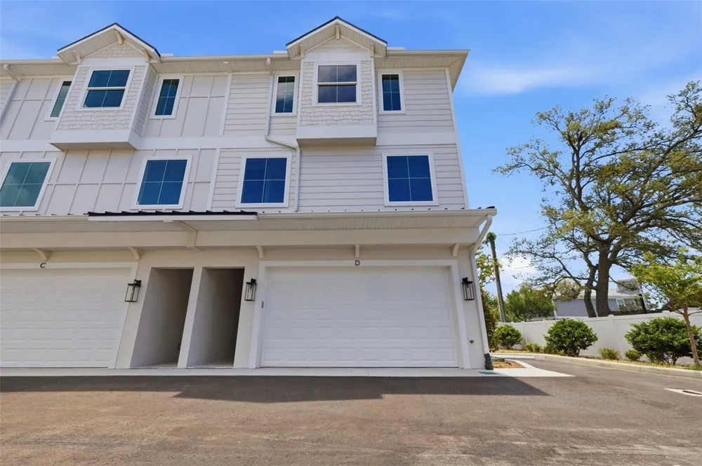 4208 W CARMEN STREET #D Tampa, FL 33609