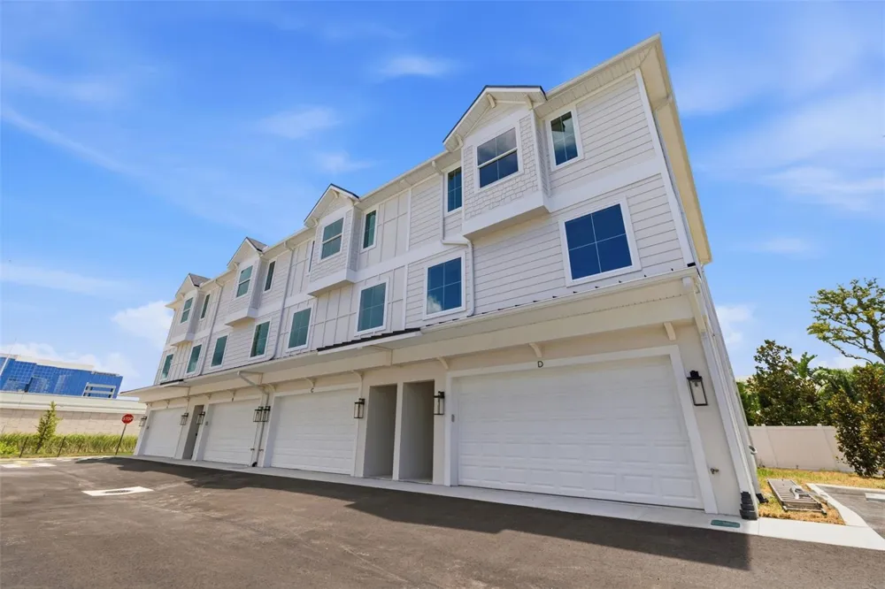 4208 W CARMEN STREET #D Tampa, FL 33609