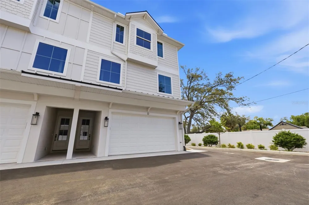 4208 W CARMEN STREET #D Tampa, FL 33609