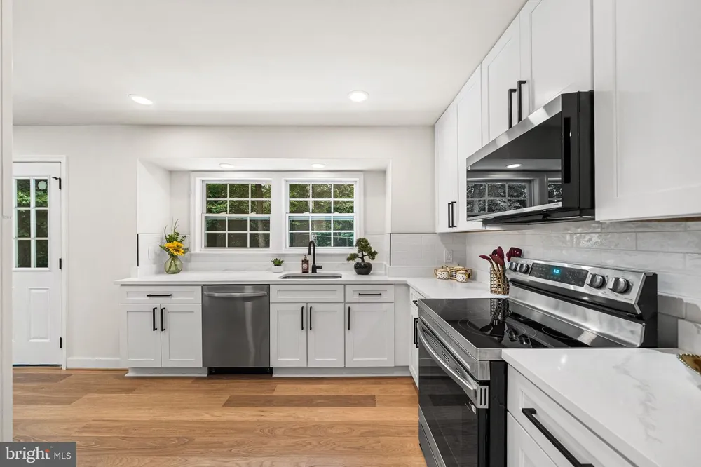 2308 WILLIAM AND MARY DRIVE Alexandria, VA 22308