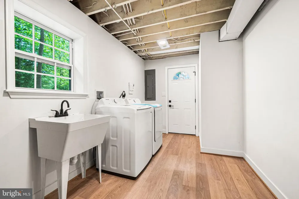 2308 WILLIAM AND MARY DRIVE Alexandria, VA 22308
