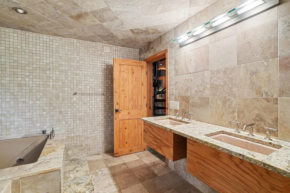 20 Crescent Hill Grand Haven, MI 49417