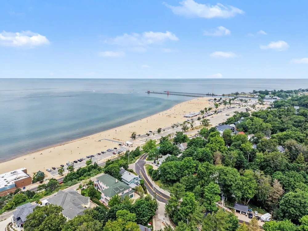 20 Crescent Hill Grand Haven, MI 49417