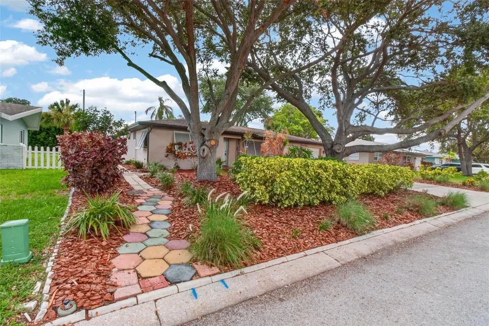 2012 RIPON DRIVE Clearwater, FL 33764