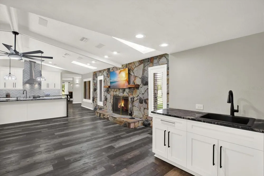 7487 RIVER COUNTRY DRIVE Weeki Wachee, FL 34607